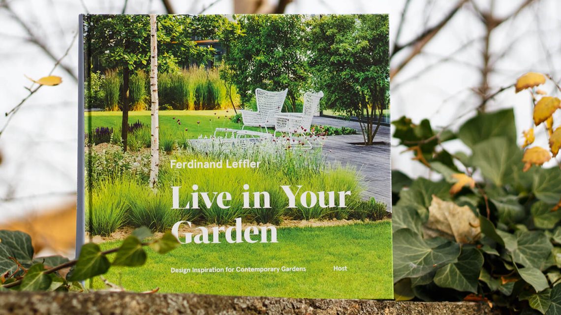 kniha live in your garden 1