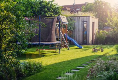 travnik_trikolka_detsky_prvek trávník v zahradě, Ferdinand Leffler, Flera